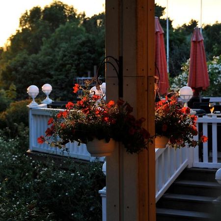 Eckeroe Hotell & Restaurang Екстериор снимка