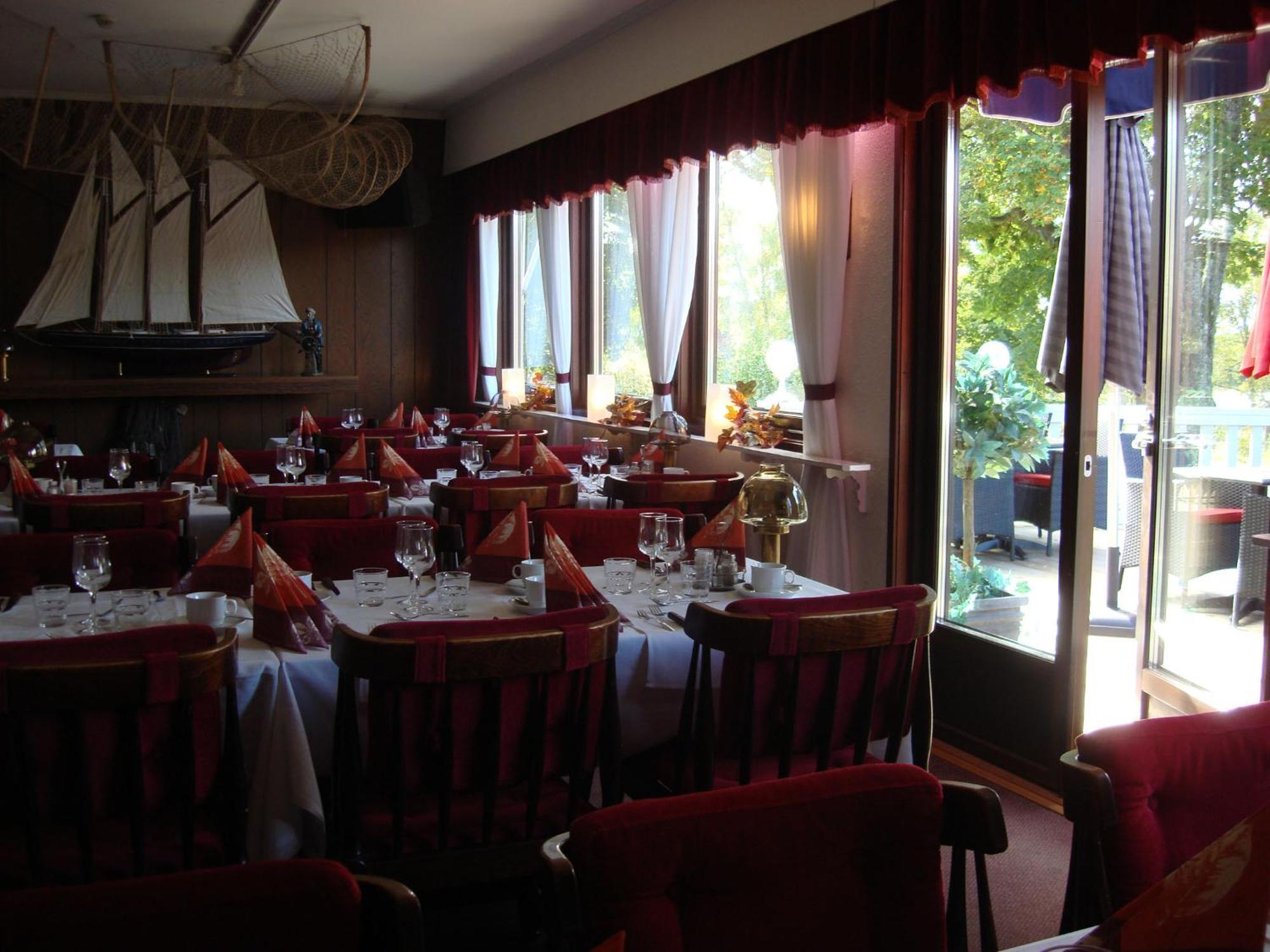 Eckeroe Hotell & Restaurang Екстериор снимка